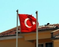 SAĞLIK OCAĞINDA BAYRAK AYIBI SAĞLIK OCAĞINDA BAYRAK AYIBI VALİ YILMAZ ARSLAN’IN HASSASİYETİNE, KÜÇÜKKÖY’DEKİ SAĞLIK