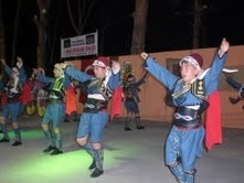 Balıkesir’in Ayvalık ilçesinde düzenlenen “1. Ayvalık Halk Oyunları Şenliği” büyük