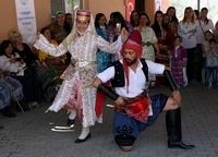 Edremit’te el emeği göz nuru eserler görücüye çıktı ‘Öğrenme Şenlikleri’nde hanımlar yıl boyu çalışmaları ile göz kamaştırdı