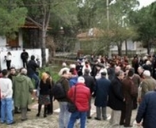   24 Ocak 1993 yılında Ankara’da bulunan Karlı Sokak’ta evinin