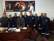 GÖMEÇ’TE BASKİ PERSONELİNDEN EŞREF USLU’YA ZİYARET Balıkesir’in Gömeç ilçesinde, Balıkesir Büyükşehir Belediyesi bünyesindeki BASKİ Gömeç İşletmesi