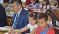 Edremit Kaymakamı Ali Sırmalı, BENGİ projesi kapsamında yürütülen okuma etkinliklerine
