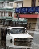 SEL MAĞDURLARI EVLERİNE GİREMİYOR SEL MAĞDURLARI EVLERİNE GİREMİYOR – EDREMİT’TE HAYATI FELÇ EDEN