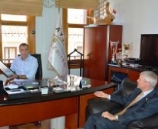 ABD’NİN İSTANBUL BAŞKONSOLOSU CHARLES HUNTER, AYVALIK’TA Amerika Birleşik Devletleri (ABD) İstanbul Başkonsolosu Charles Hunter, Balıkesir’in Ayvalık