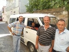 AYVALIKLI ENGELLİLER MAVİ KAPAK VE HURDALARLA HAYAT BULUYOR Balıkesir’in Ayvalık ilçesinde Birlik Ortopedik Engelliler Derneği (BOED) Genel Merkezi