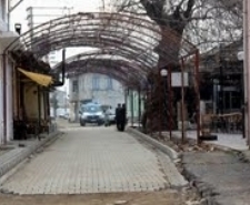 BURHANİYE’DE YOL ÇALIŞMALARI DEVAM EDİYOR Balıkesir’in Burhaniye ilçesinin Hacı Ahmet Mahallesi Kavakdibi Caddesi’nde Burhaniye