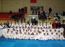 YENİ YILDA DA TEKVANDO GÖZDE SPOR OLMAYI SÜRDÜRECEK Balıkesir’in Ayvalık ilçesinde, Gençlik Hizmetleri ve Spor İlçe Müdürlüğü