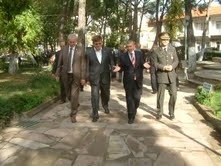 BURHANİYE’DE BAYRAMLAŞMA Balıkesir’in Burhaniye ilçesinde, geleneksel bayramlaşma töreni bayramın ikinci günü yapıldı.