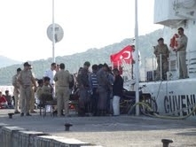 EGE’DE GÖÇMEN DRAMI: 20 ÖLÜ Ege'de, Türkiye kıyılarından kaçak yollardan Yunanistan’ın Midilli adasına göçmen götüren