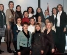 37. KİŞİSEL RESİM SERGİSİNİ AYVALIK’TA AÇTI 2004 yılından bu yana Balıkesir’in Ayvalık ilçesinde yaşayan Ressam Gülseren