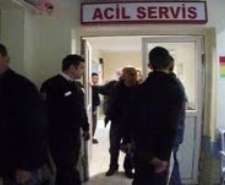 YARALILARIN YAKINLARI DA HASTANE ÖNÜNDE KAVGA ETTİ