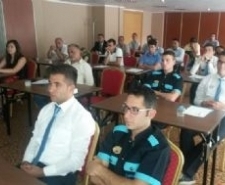 TO SEKTÖR TEMSİLCİLERİNE ADRİNA OTEL’DE ÖNBÜRO HİZMETLERİ EĞİTİMİ VERDİ Balıkesir’in Edremit ilçesinde Edremit Ticaret Odası (ETO) ve üniversite işbirliği