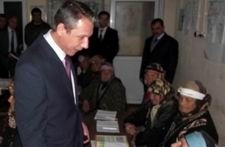 SORUNU OLMAYAN TEK KÖY KAYMAKAMI ŞAŞIRTTI Havran Kaymakamı Orhan Balcı