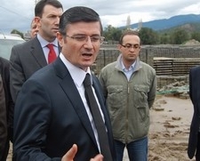"ORTALIĞI FIRTINAYA VERMENİN ALEMİ YOK" 