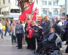 Balıkesir’in Ayvalık ilçesinde, Atatürkçü Düşünce Derneği, hükümetin Kürt Açılımı fikrine