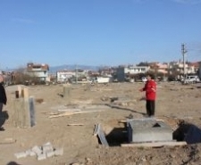 ÖĞRETMENLER MAHALLESİNDE KAPALI PAZARYERİ YAPILACAK Balıkesir’in Burhaniye ilçesinde, Öğretmenler Mahallesinde kapalı Pazar yeri yapımına başlandı.Körfezin