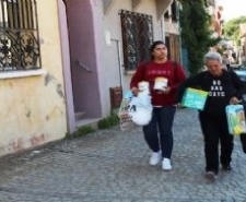 Genç kızdan yoksul ailelerin bebekleri için örnek kampanya Şefkat Evleri Yaptırma ve Yaşatma Derneği Başkanı Fatma Cavlı’nın derneğin