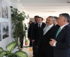Vali Yazıcı Burhaniye’yi ziyaret etti Balıkesir Valisi Ersin Yazıcı il genelinde yaptığı ilçe ziyaretleri kapsamında