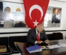 ANA PARTİ AYVALIK’TA TEŞKİLATLANMASINI TAMAMLADI Cumhuriyet Halk Partisi’nden ayrılan Emine Ülker Tarhan ve arkadaşları tarafından