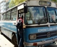 BELEDİYEDEN MEZARLIKLARA ÜCRETSİZ ULAŞIM KOLAYLIĞI Balıkesir’in Edremit Belediyesi, Ramazan Bayramı’nın bir ve ikinci günleri vatandaşları