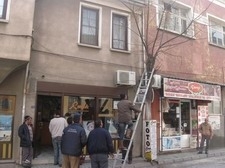  EDREMİT’TE AĞAÇLARA BAHAR BAKIMI Balıkesir’in Edremit Belediyesi’ne bağlı ekipler, daha