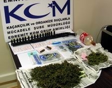 POLİSİN UYUŞTURUCU OPERASYONU EDREMİT KÖRFEZİ’NDE UYUŞTURUCU OPERASYONUBalıkesir Emniyet Müdürlüğü Kaçakçılık ve Organize Suçlarla