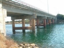 TÜRKİYE’NİN İLK BOĞAZ KÖPRÜSÜ AYVALIK’TA Türkiye’nin ilk boğaz köprüsü Balıkesir’in Ayvalık ilçesinde bulunuyor. Önemli turizm