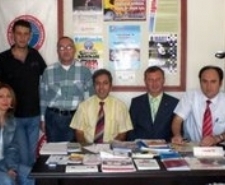 AYVALIK EĞİTİM-İŞ YENİ BİNASINDA Balıkesir’in Ayvalık ilçesinde etkin çalışmalarıyla tanınan Eğitim-İş Ayvalık Temsilciliği yeni