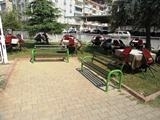 PARKLARA YENİ BANKLAR KONULUYOR Edremit Belediyesi tarafından ilçe genelinde ki parklarda ki banklar yenileri
