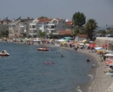 Balıkesir’in Edremit ilçesinde son günlerde Altınoluk Mahallesinde yaz tatillerini geçirmekte