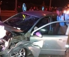 Burhaniye’de kaza: 2 yaralı Balıkesir’in Burhaniye ilçesinde meydana gelen trafik kazasında 2 kişi yaralandı.