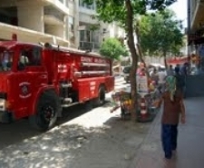 Balıkesir’in Edremit ilçesinde patlayan trafoyu bomba atıldığını zanneden esnaf korkulu