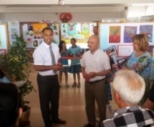 Balıkesir’in Ayvalık ilçesinde, Necmi Komili İlkokulu öğrencileri tarafından yapılan resim