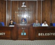 EDREMİT BELEDİYESİ’NİN 2015 YILI BÜTÇESİ 140 MİLYON Edremit Belediye Meclisi’nin Ekim ayı toplantısının ikinci oturumunda 2015 yılı