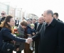 KADIN İSTERSE ÖNÜNDE HİÇBİR ENGEL DURAMAZ,KADIN İSTERSE HER ZORLUĞUN ÜSTESİNDEN