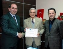 Balıkesir’in Burhaniye ilçesinde, kent merkezinde sayıları gittikçe artan baz istasyonları
