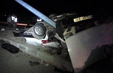 DİREĞE ÇARPAN ARAÇ İKİYE BÖLÜNDÜ: 1 ÖLÜ - JANDARMANIN ETKİN ÖNLEM ALMADIĞI KAZADA, KAZA MAHALLİNDE STOP