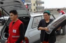 – TÜRK KIZILAYI SELZEDELERE BATTANİYE DAĞITTI  Hafta sonu yaşanan sel felaketinde