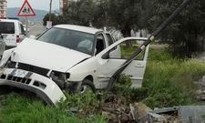   KADIN SÜRÜCÜYÜ HAVA YASTIĞI KURTARDI     Balıkesir’in Edremit