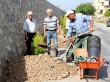 Balıkesir’in Burhaniye ilçesinde, kahvehanelerde süt servisi yapılması vatandaşları sevindirdi.  