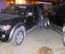 Burhaniye’de korkutan kaza Balıkesir’in Burhaniye ilçesinde, direksiyon hakimiyetini kaybeden sürücü, park halindeki iki