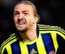 Caner Erkin, trafik kazası geçirdi. Olay, Ulus Zincirlikuyu yolu üzerinde saat 16.00 sıralarında meydana geldi.