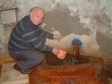 . Cilt ve mide rahatsızlıklarına iyi geldiği bildirilen ılıca, bir