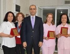 Edremit Devlet Hastanesi’nde görev yapan ve meslekte 36 ve üzeri