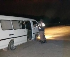 Balıkesir’in Ayvalık ilçesinde düğünleri ve şen eğlenceleri, renkli oyun figürleriyle