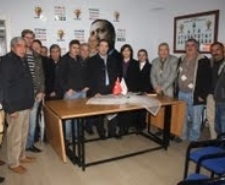 Balıkesir’in Burhaniye ilçesinde, Ak Parti İlçe Başkanlığı’nın mahalle toplantıları devam