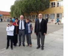 CUMHURİYET ORTAOKULU’NA YENİ BİNA Balıkesir’in Burhaniye ilçesinde, derslik sıkıntısı çekilen Cumhuriyet Ortaokulu’na yeni bina