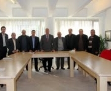 BURHANİYE’DE BAŞKANLARIN ÖRNEK DAYANIŞMASI Balıkesir’in Burhaniye ilçesinde siyasi parti ve oda başkanları Belediye Başkanı