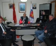 Balıkesir’in Ayvalık ilçesinde, Küçükköy Belediye Başkanı Mesut Ergin ilçedeki esnaf