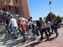 Balıkesir’in Ayvalık ilçesinde, örgüt kurarak, kurdukları örgüt kapsamında Göçmen Kaçakçılığı